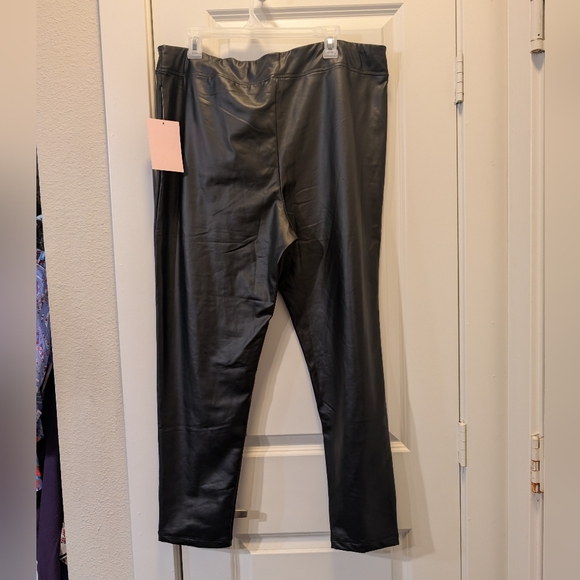 Black Plus Faux Leather Stretchy Pants - Picture 3 of 3